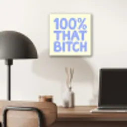 100% that bitch - Blauw - Wit aluminium wit klein -sfeer5