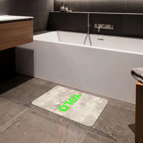 YOLO - Groen - Neon - Slangenprnt Badmat klein -sfeer3