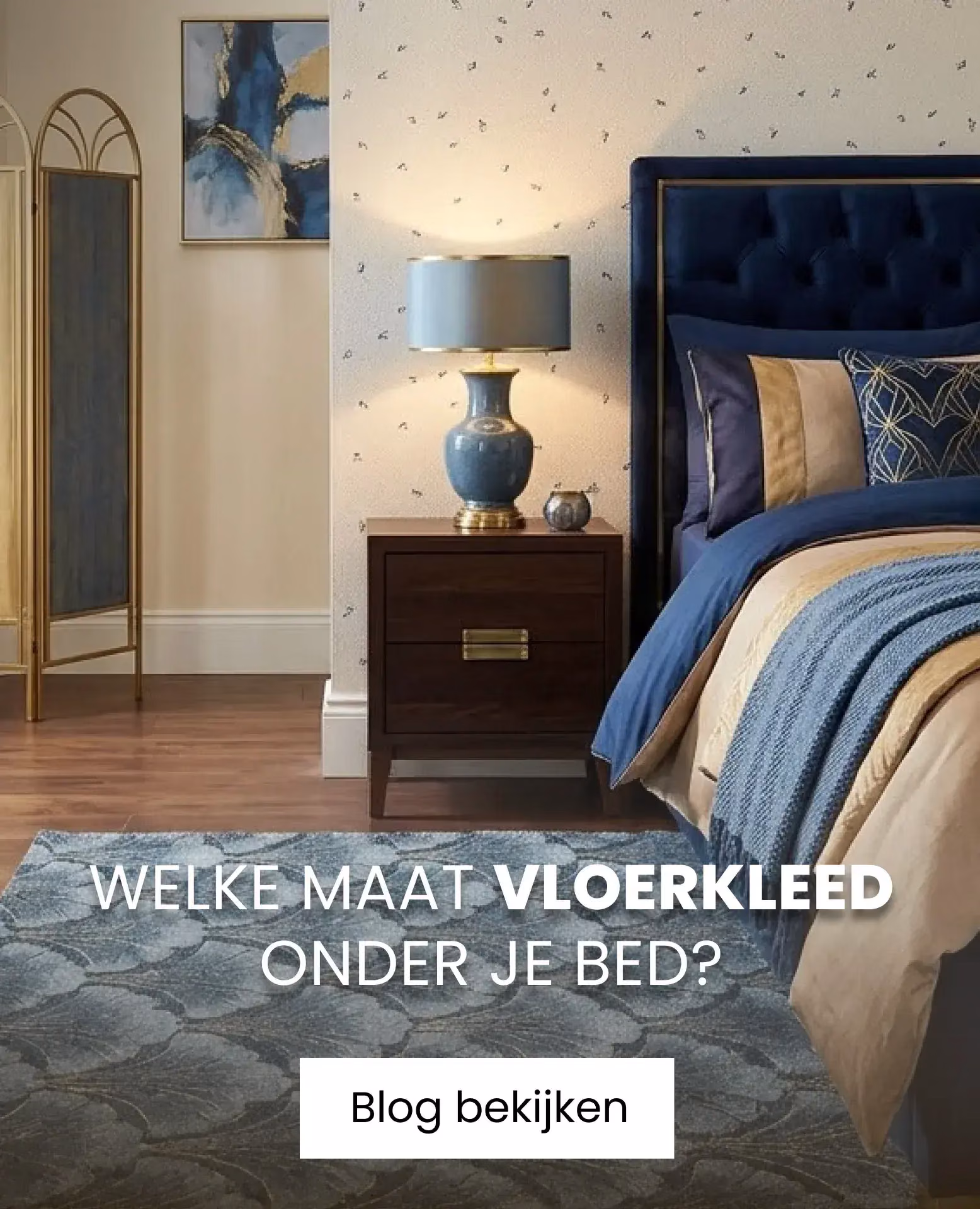 blauw vloerkleed onder bed