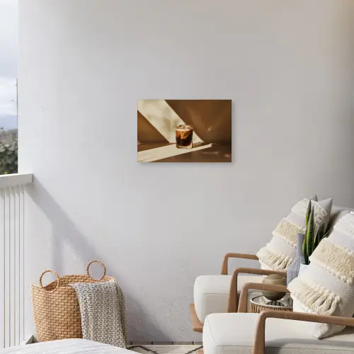 Glas - Ijskoffie - Schaduw - Bruin Tuinposter op houten frame 2 cm dik klein -sfeer1