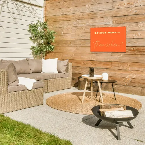 If not now then when - Oranje - Geel - Levendig Tuinposter op houten frame 2 cm dik klein -sfeer2