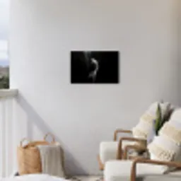 Koi - Vis - Wit - Zwart Tuinposter op houten frame 2 cm dik klein -sfeer1