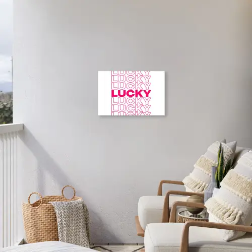 Lucky - Roze - Patroon Tuinposter op houten frame 2 cm dik klein -sfeer1
