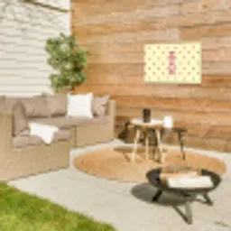 Nice - Stippen - Roze - Geel Tuinposter op houten frame 2 cm dik klein -sfeer2