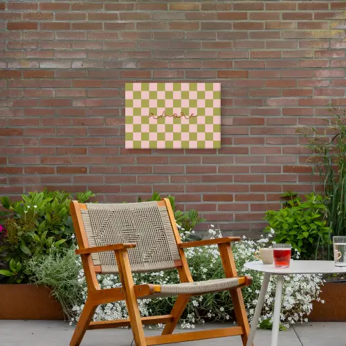 Patroon - Geblokt - Olijfgroen - Amore Tuinposter op houten frame 2 cm dik klein -sfeer3