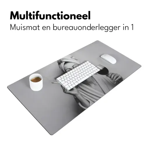 Vrouw - Masker - Wijn - Sigaret Muismat XXL klein -sfeer4