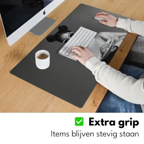 Vrouw - Pasta - Zonnebril Muismat XXL klein -sfeer3