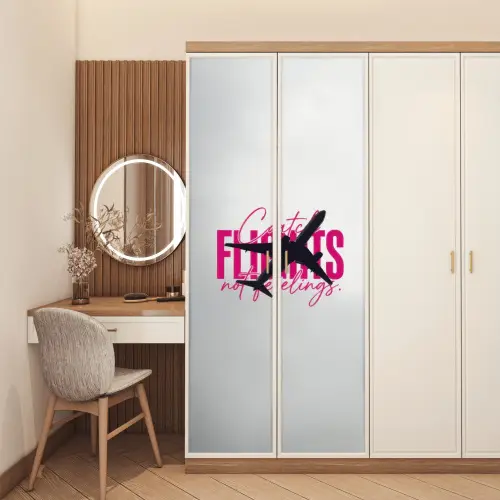 Catch flights not feelings - Vliegtuig - Roze deurposter klein -sfeer3