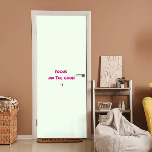 Focus - Beige - Roze - Smiley deurposter klein -sfeer1