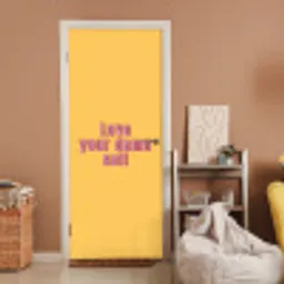 Love yourself - Roze - Geel deurposter klein -sfeer1