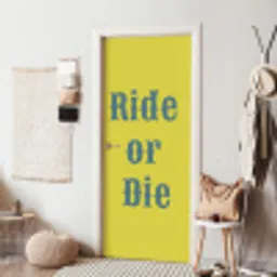 Ride or die - Geel - Blauw deurposter klein -sfeer6