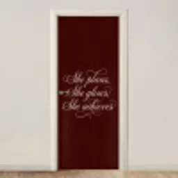 She plans she glows she achieves - Rood - Cursief deurposter klein -3d_beige