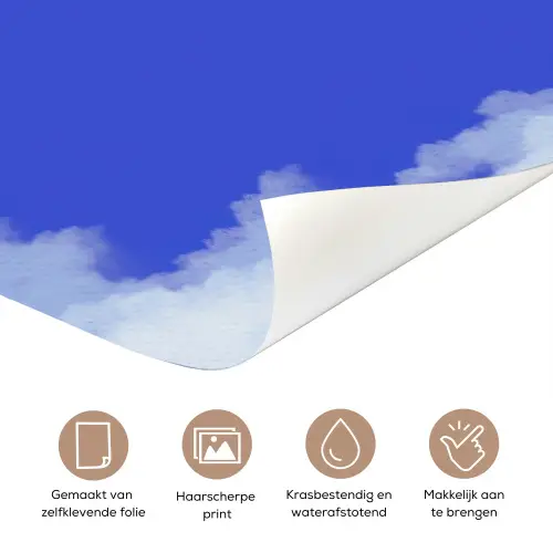 Sky is not the limit - Blauwe lucht - Wolken deurposter klein -closeup_NL