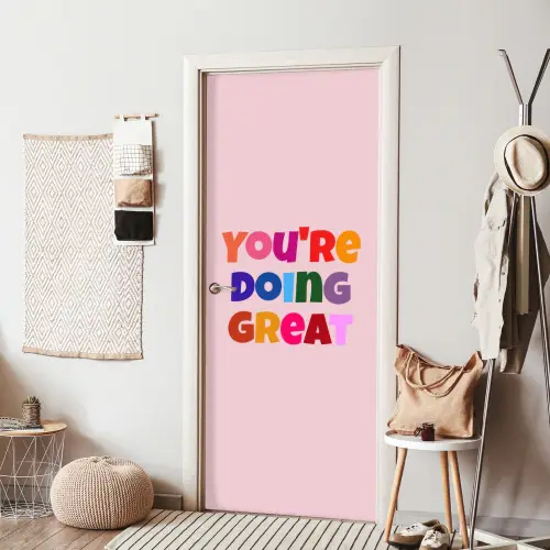 You're doing great - Roze - Kleurrijk deurposter klein -sfeer6