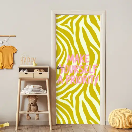 Zebraprint - Priority - Roze deurposter klein -sfeer4