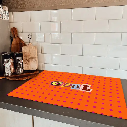 Cool - Stippen - Oranje Inductie beschermer vinyl 3mm klein -sfeer3