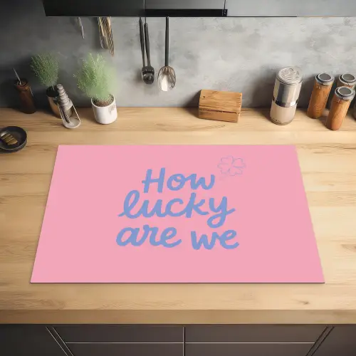 How lucky are we - Klavervier - Roze - Blauw Inductie beschermer vinyl 3mm klein -sfeer5