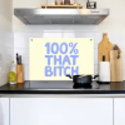 100% that bitch - Blauw - Wit Inductie beschemer met haakjes klein -sfeer2