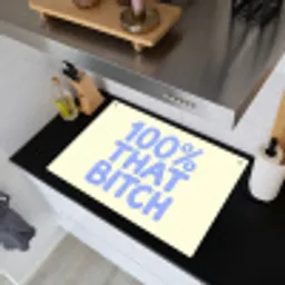 100% that bitch - Blauw - Wit Inductie beschemer met haakjes klein -sfeer1
