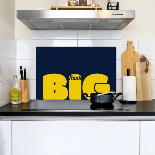Think big - Blauw - Geel Inductie beschemer met haakjes klein -sfeer2