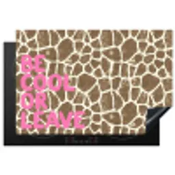 Tekst - Be cool or leave - Roze - Giraffenprint Inductie beschermer vinyl 3mm klein -3d