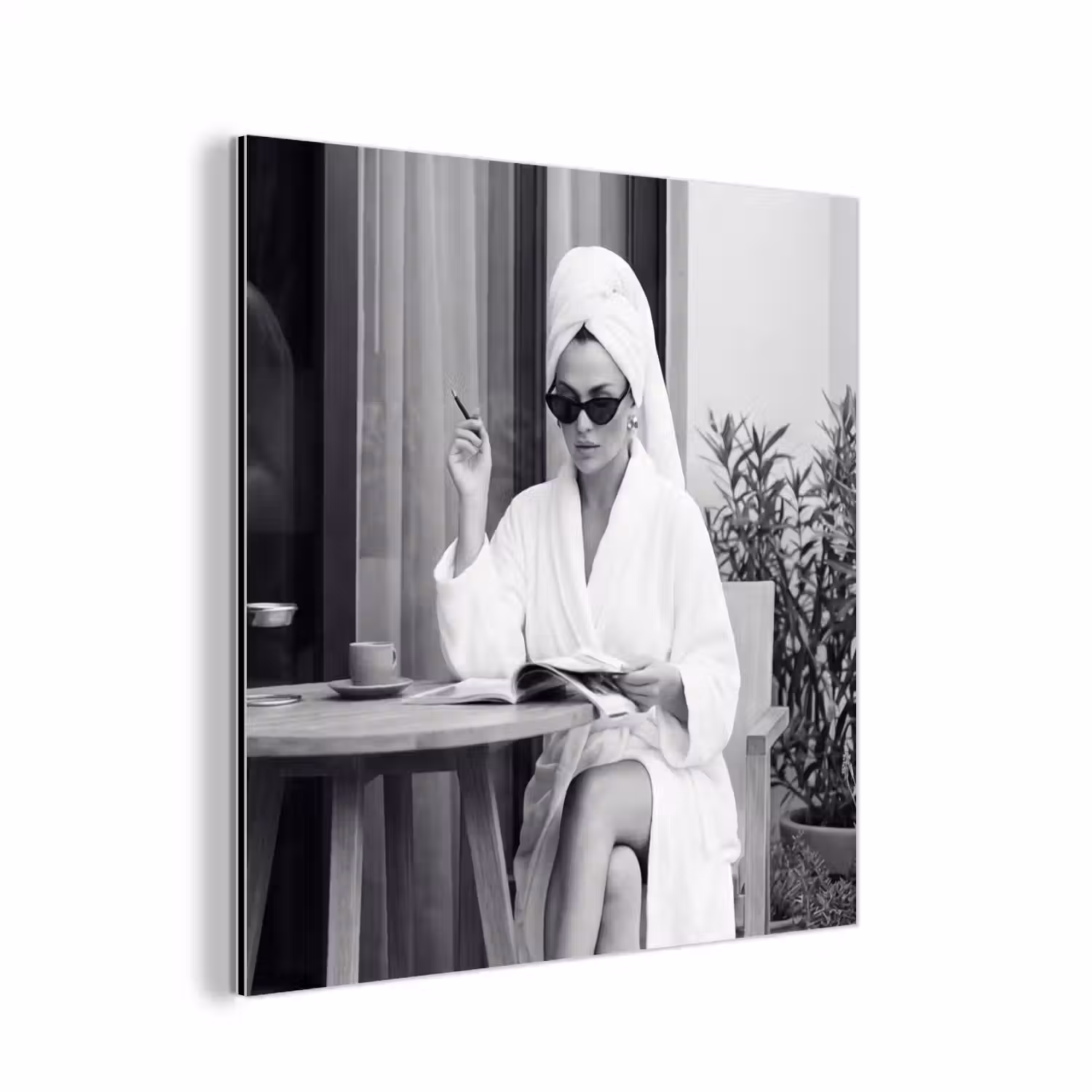Modern - Vrouw - Zwart - Wit aluminium wit klein -3d