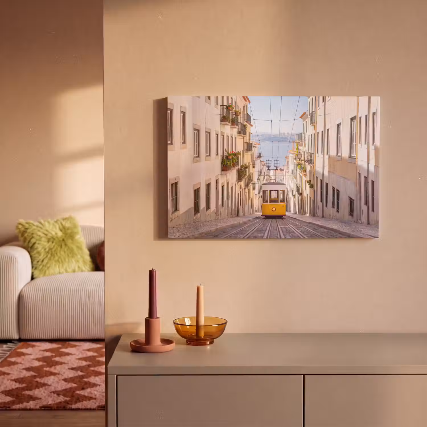 Tram - Straat - Stad - Architectuur - Geel canvas 2cm klein -sfeer1