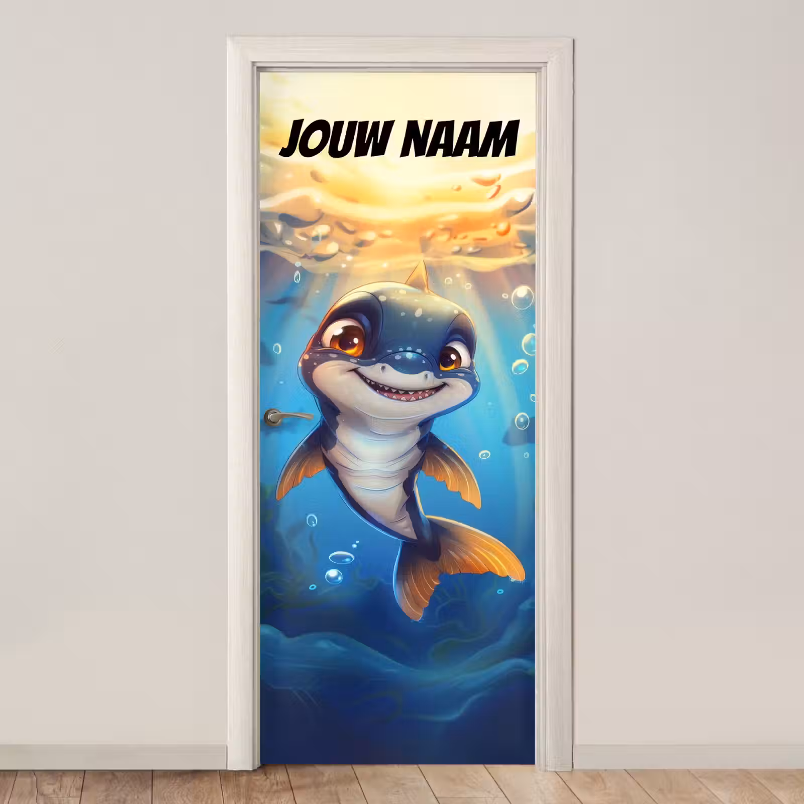 Vrolijke dolfijn onder water met de tekst “Deze kamer is van: jouw naam”. deurposter klein -3d_beige