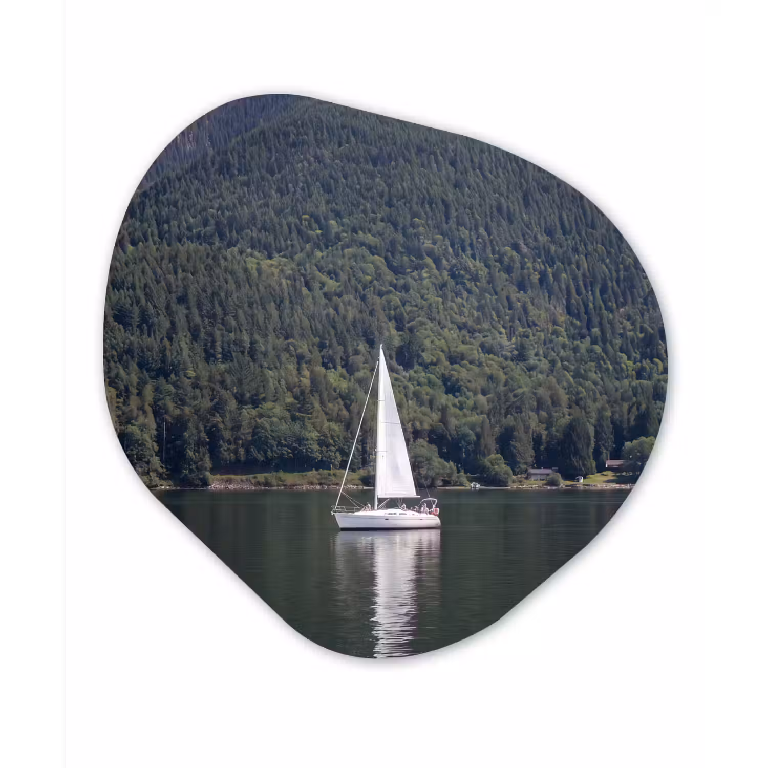 Zeilboot - Water - Bergen - Natuur - Groen Wandcirkel Organisch Aluminium middel -3d