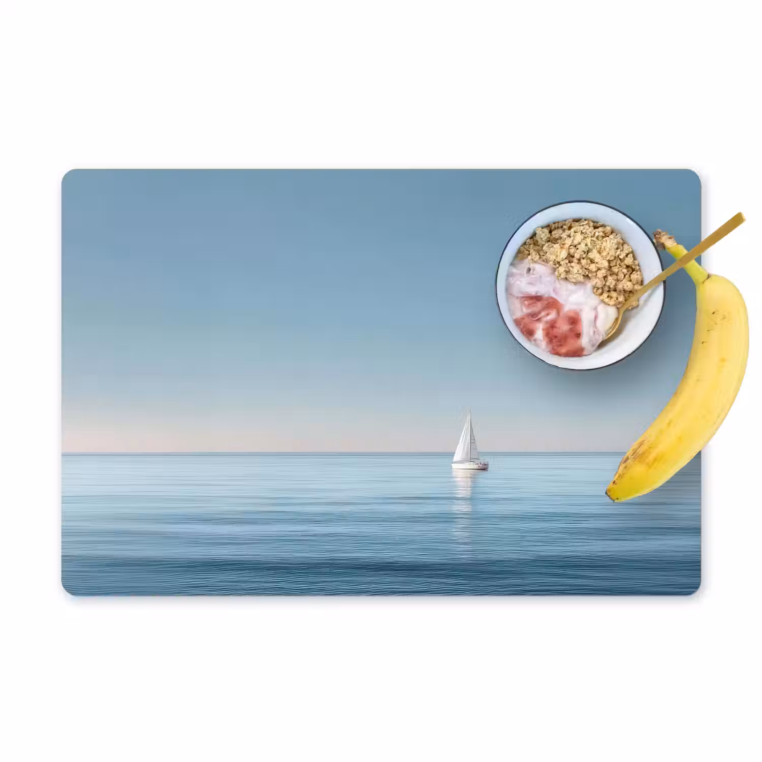 Zeilbootje - Kalme zee - Helderblauwe hemel Placemat vinyl groot -zzzproduct_Kitchenyeah-website