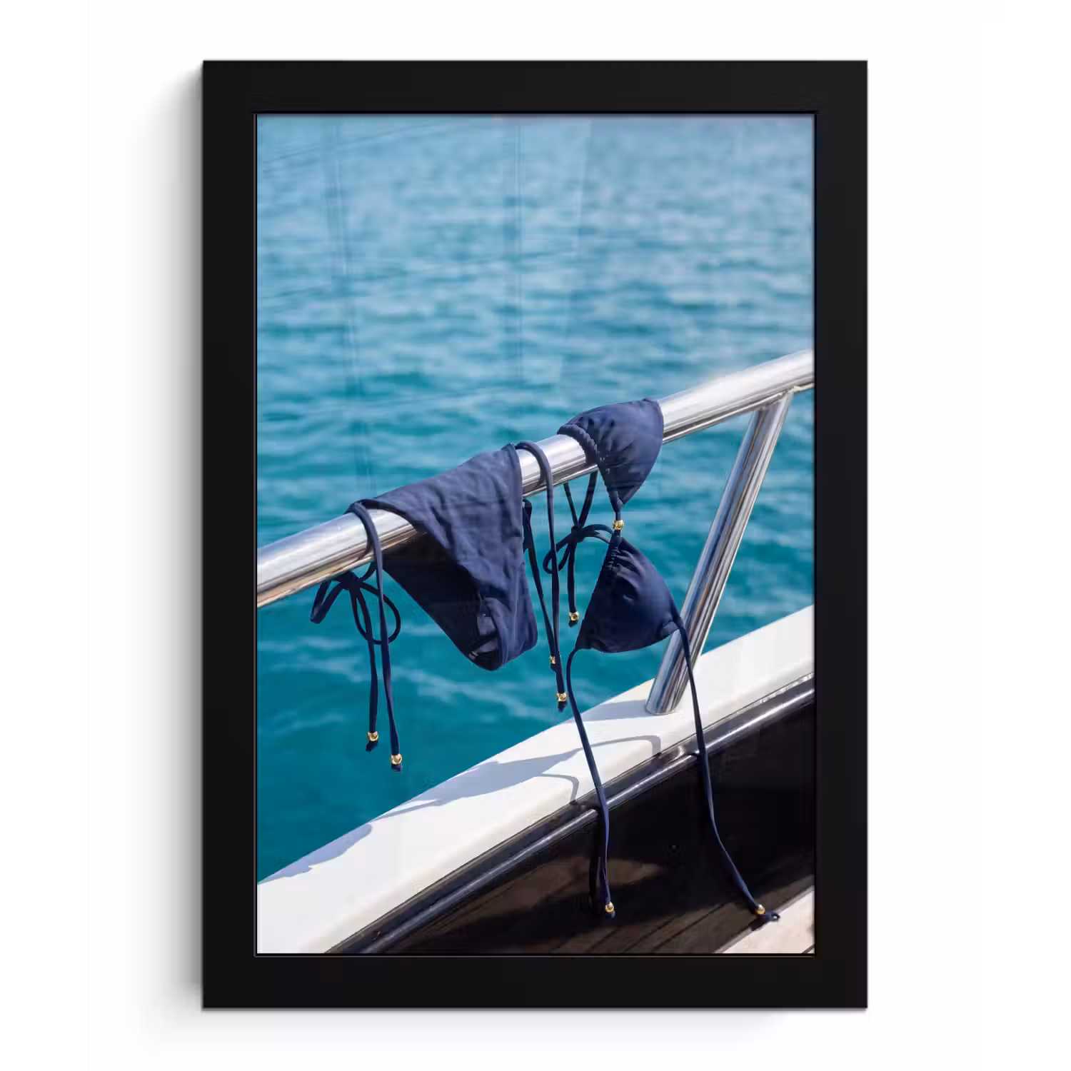 Bikini - Reling - Zee - Zomer - Blauw fotolijst zwart zonder passe partout klein -3d