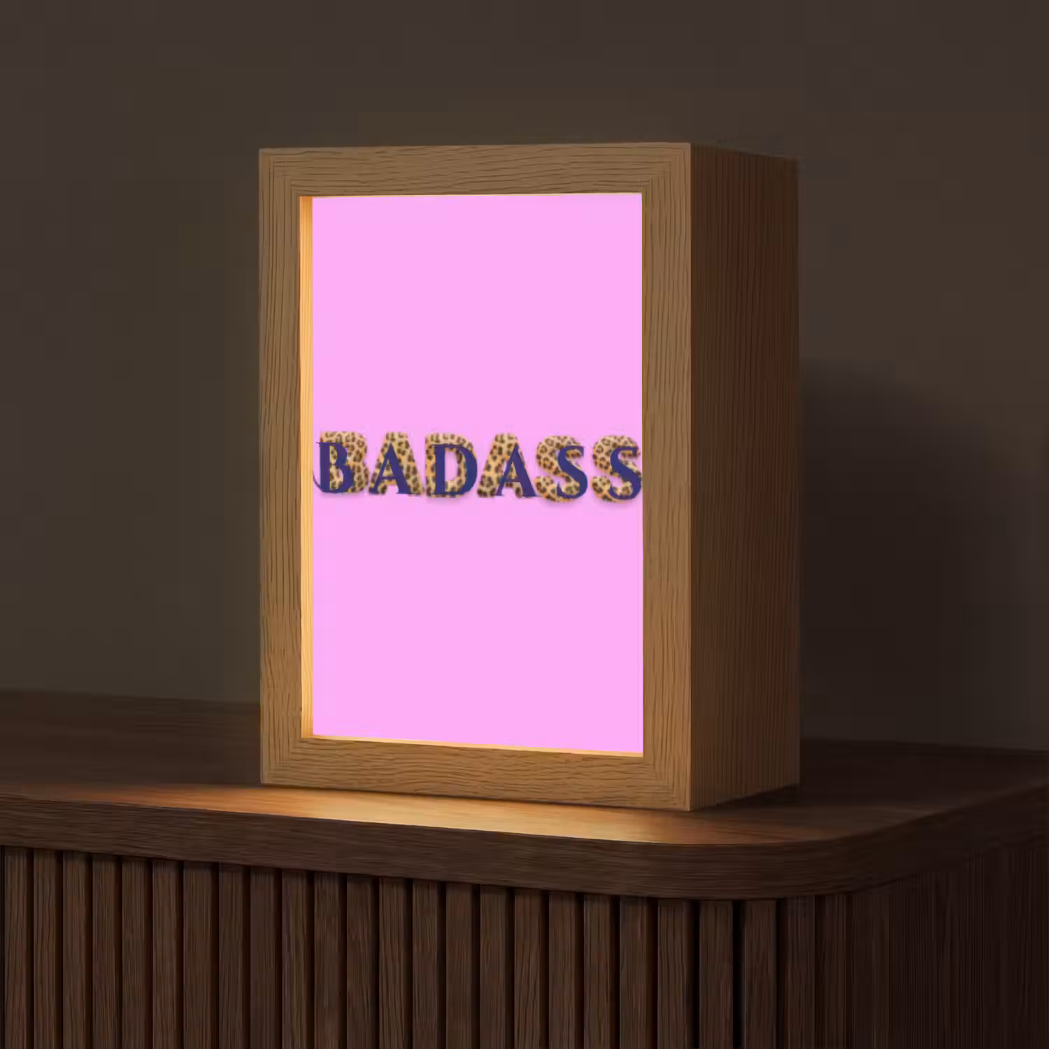 Felroze - Badass - Panterprint - Schaduw Light Box met kabel (Tafellamp) klein -z3d_website