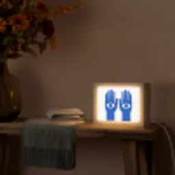 Handen - Twee - Ogen - Blauw Light Box met kabel (Wandlamp) klein -sfeer4