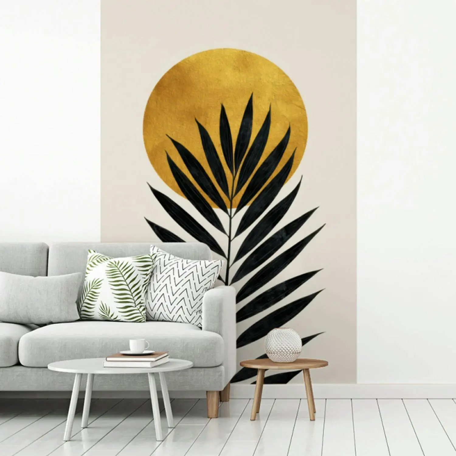 Behang - Zwart palmblad - Gouden cirkel - Beige achtergrond
