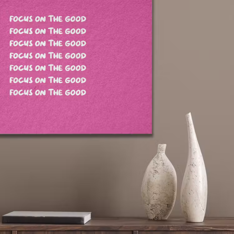 Focus on the good - Roze - wit PET vilt klein -sfeer6_closeup