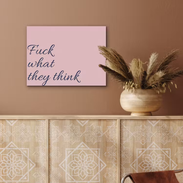 Fuck what they think - Roze - Minimalistisch PET vilt klein -sfeer4