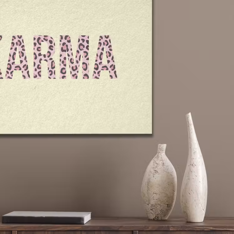 Karma - Luipaardprint - Geel PET vilt klein -sfeer6_closeup
