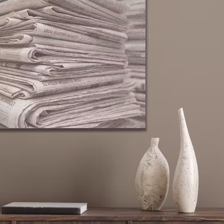 Kranten - Stapel - Nieuws - Vintage - Beige PET vilt klein -sfeer6_closeup