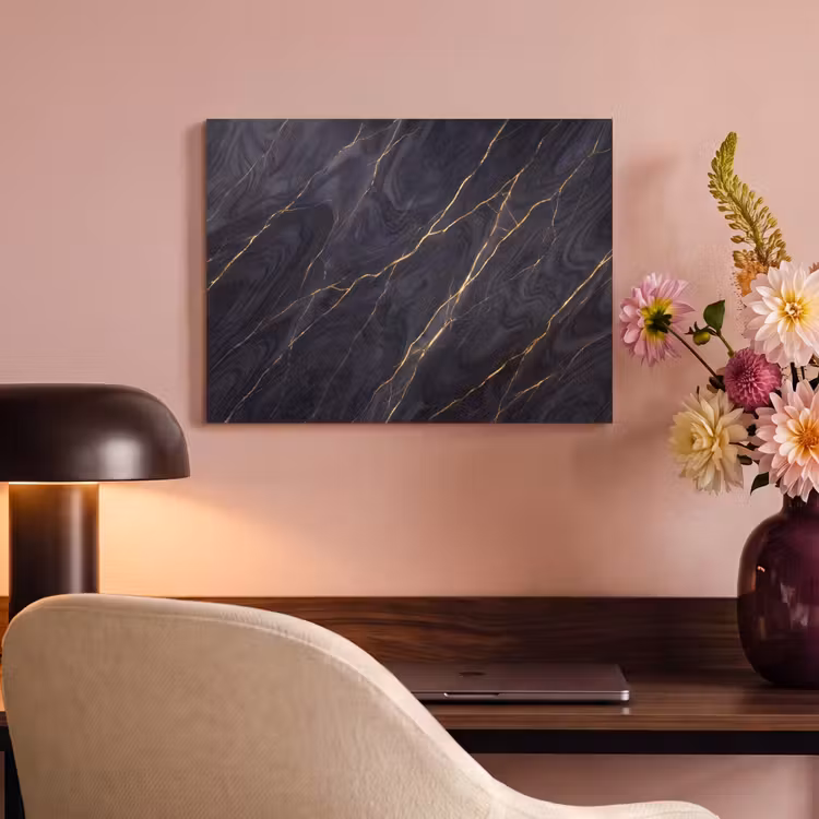 Marmer - Goudaders - Abstract - Modern - Zwart PET vilt klein -sfeer3