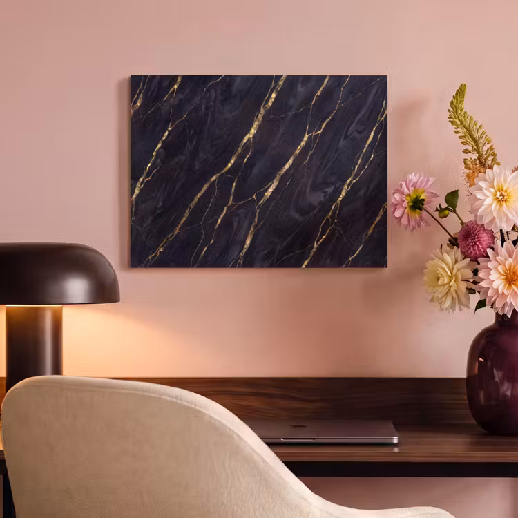 Marmer - Gouden aders - Abstract - Zwart PET vilt klein -sfeer3