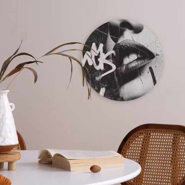 Gezicht - Mond - Graffiti - Zwart Akoestische PET Vilt - Rond klein -sfeer3