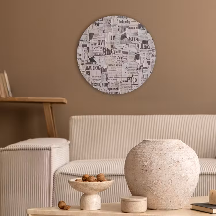 Krant - Gescheurd - Textuur - Abstract - Zwart-wit Akoestische PET Vilt - Rond klein -sfeer1