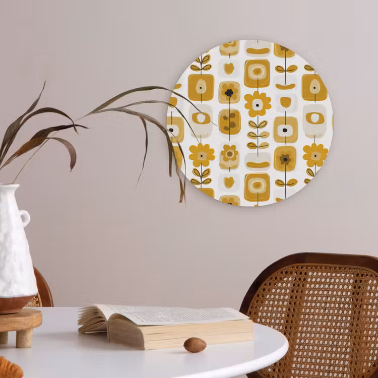 Retro - Abstract - Bloemen - Okergeel Akoestische PET Vilt - Rond klein 838 -sfeer3