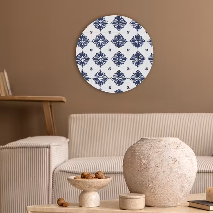 Tegelmotief - Blauw - Wit - Bloem Akoestische PET Vilt - Rond klein 838 -sfeer1