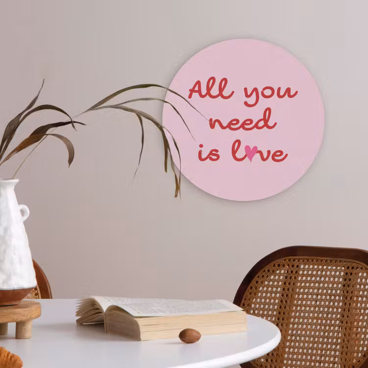 Tekst - Roze - Love - Hart Akoestische PET Vilt - Rond klein -sfeer3