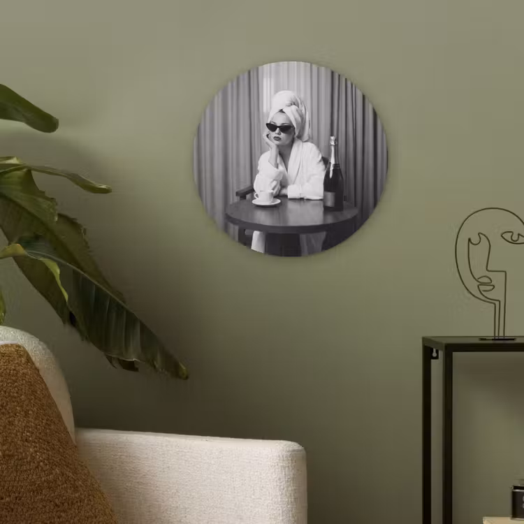 Vrouw - Bubbels - Zwart - Wit Akoestische PET Vilt - Rond klein -sfeer2