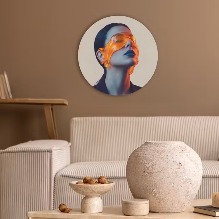 Vrouw - Oranje - Abstract - Modern - Kleurrijk Akoestische PET Vilt - Rond klein -sfeer1