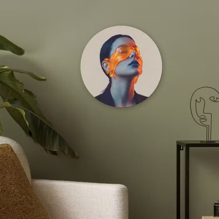 Vrouw - Oranje - Abstract - Modern - Kleurrijk Akoestische PET Vilt - Rond klein -sfeer2