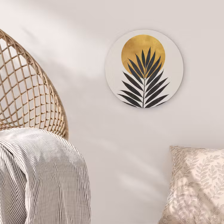 Zwart palmblad - Gouden cirkel - Beige achtergrond Akoestische PET Vilt - Rond klein -sfeer4