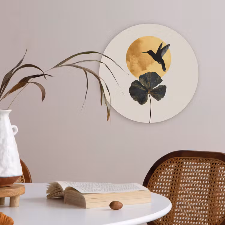 Zwarte kolibrie - Bloem - Gouden cirkel Akoestische PET Vilt - Rond klein -sfeer3